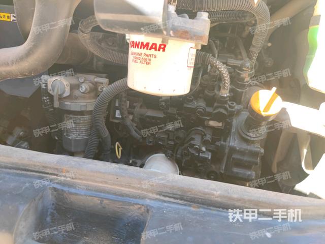 發(fā)動(dòng)機(jī)室（上車(chē)部件）