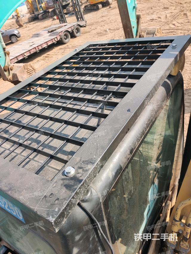 駕駛室頂部俯視（上車部件）