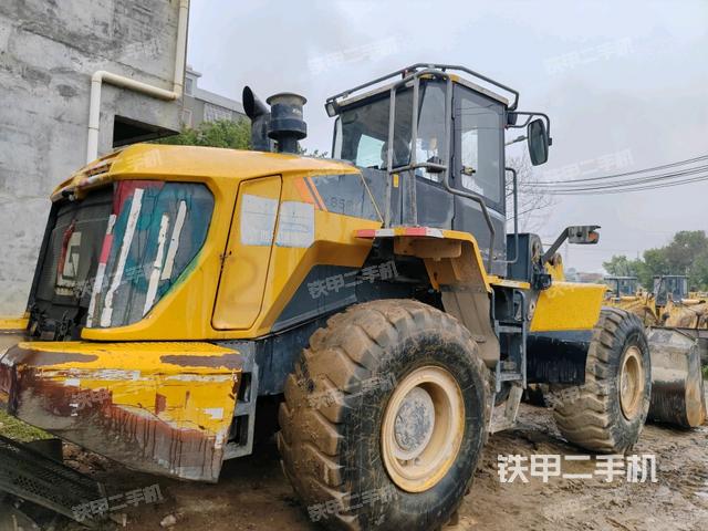 柳工CLG856H装载机的设备实拍-第5张实拍照片