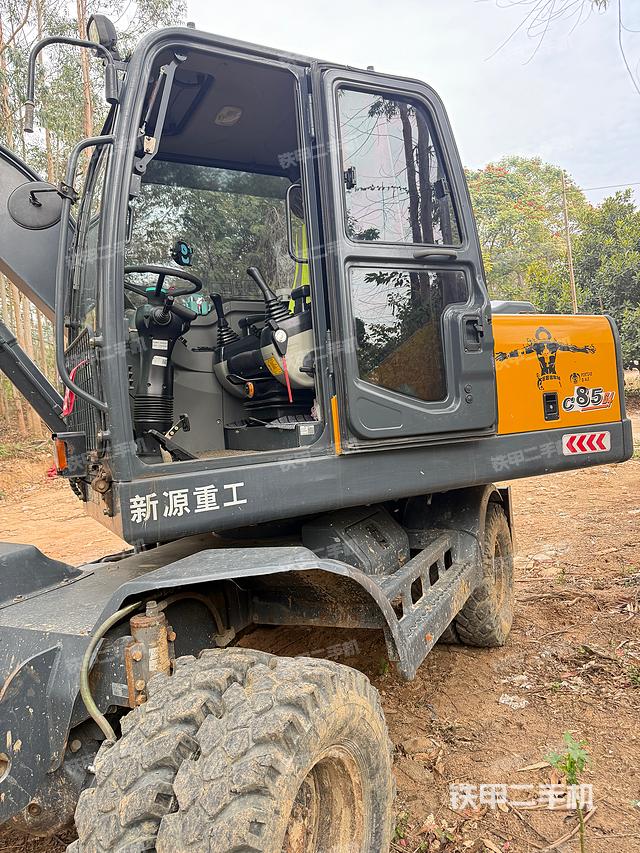 驾驶室整体（整机外观）