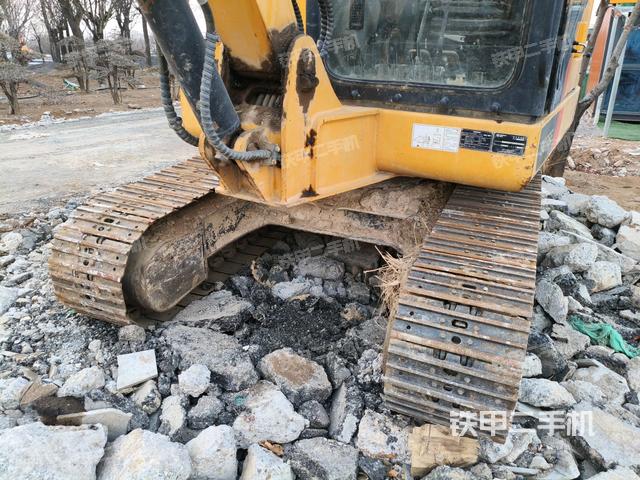 轉(zhuǎn)盤和下車架正前(工作和回轉(zhuǎn)裝置) 轉(zhuǎn)盤和下車架正前(工作和回轉(zhuǎn)裝置)