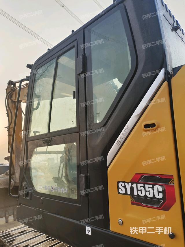 駕駛室左后45度(駕駛室部分) 駕駛室左后45度(駕駛室部分)