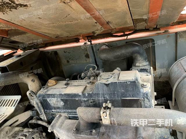 發(fā)動(dòng)機(jī)室（上車部件）