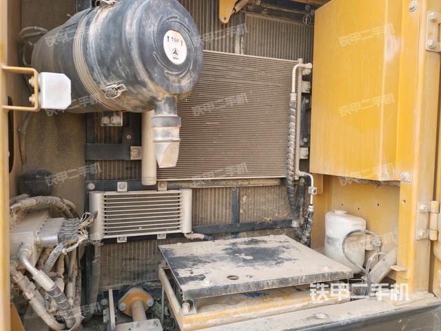 散熱器正面(大件艙室) 散熱器正面(大件艙室)