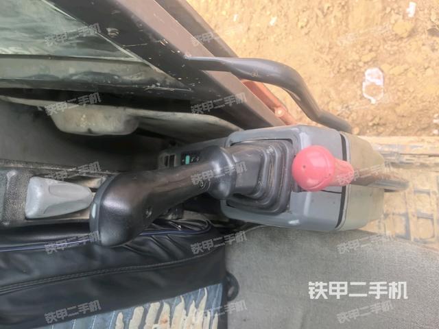 座椅左側控制臺/音響/含左手柄（駕駛室部分）