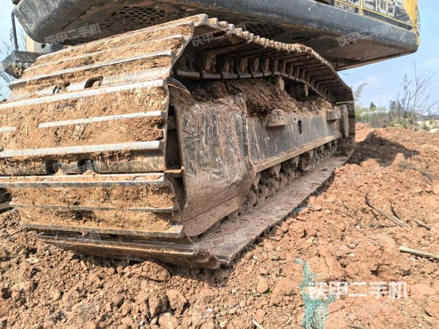 左側(cè)履帶整體?（行走機(jī)構(gòu)）