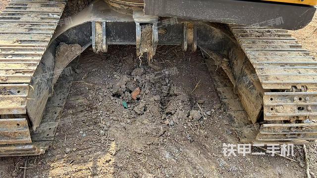 轉(zhuǎn)盤和下車架正前（工作和回轉(zhuǎn)裝置）