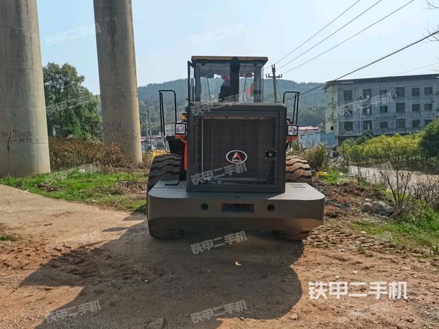 駕駛室操作臺(整機(jī)外觀及大件) 駕駛室操作臺(整機(jī)外觀及大件)