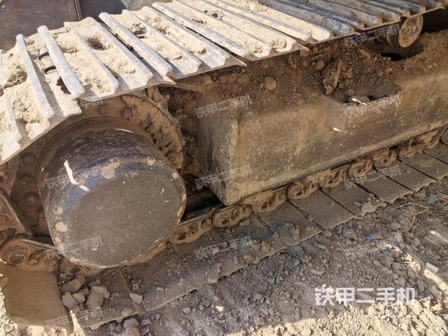 單側(cè)履帶整體（整機(jī)外觀）