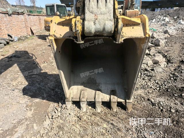 大臂整體?右側(cè)(工作和回轉(zhuǎn)裝置) 大臂整體?右側(cè)(工作和回轉(zhuǎn)裝置)