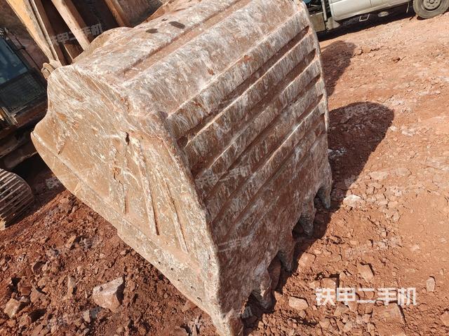 大臂油缸整體?豎拍(工作和回轉(zhuǎn)裝置) 大臂油缸整體?豎拍(工作和回轉(zhuǎn)裝置)