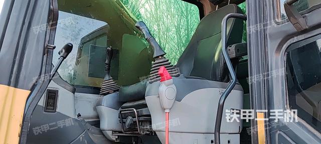 駕駛室整體（整機(jī)外觀）