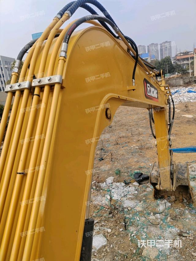 小臂整體左后(工作和回轉(zhuǎn)裝置) 小臂整體左后(工作和回轉(zhuǎn)裝置)