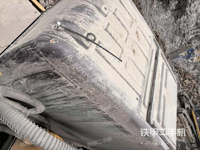 驾驶室顶部（整机外观）