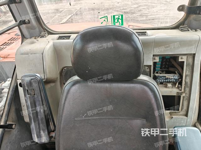 座椅后部(駕駛室部分) 座椅后部(駕駛室部分)