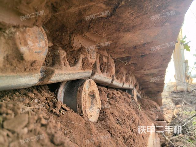 右驅(qū)動(dòng)輪（行走機(jī)構(gòu)）