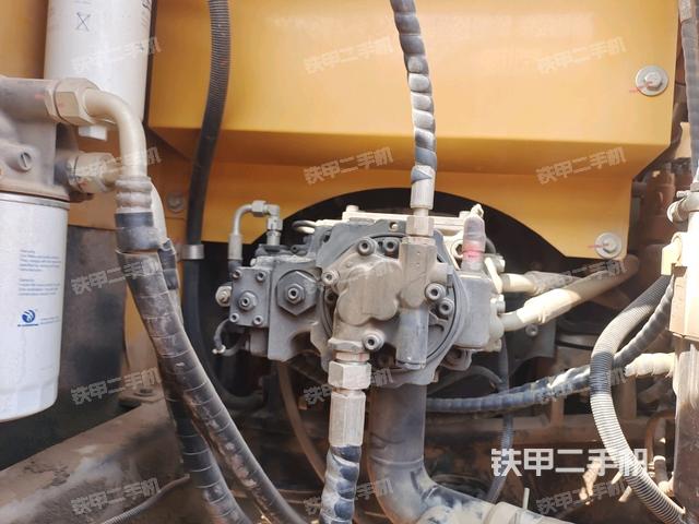 液壓泵斜45?左(大件艙室) 液壓泵斜45?左(大件艙室)