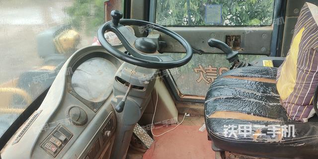 駕駛室工作臺(tái)（整機(jī)外觀及大件）