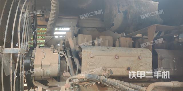 發(fā)動(dòng)機(jī)右側(cè)（整機(jī)外觀及大件）