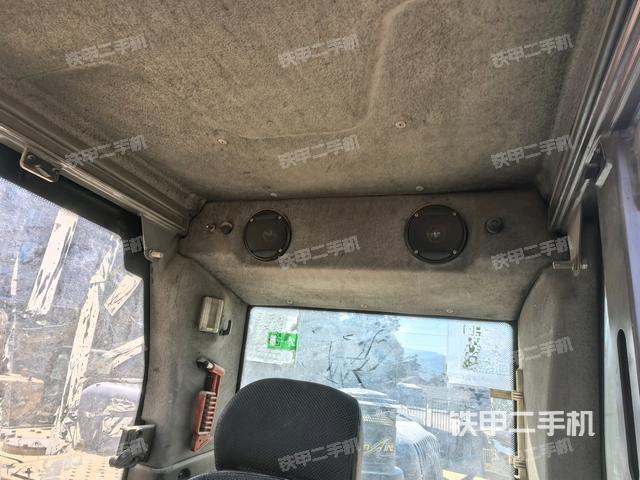 左后方玻璃角標(biāo)(駕駛室部分) 左后方玻璃角標(biāo)(駕駛室部分)