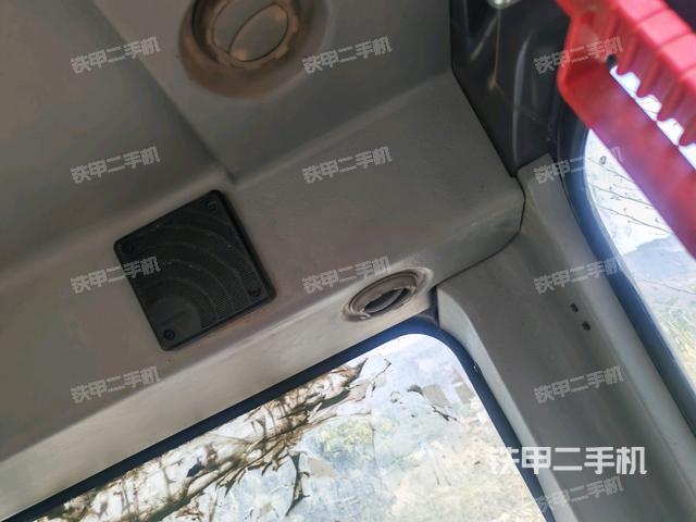 駕駛室正側(cè)(駕駛室部分) 駕駛室正側(cè)(駕駛室部分)