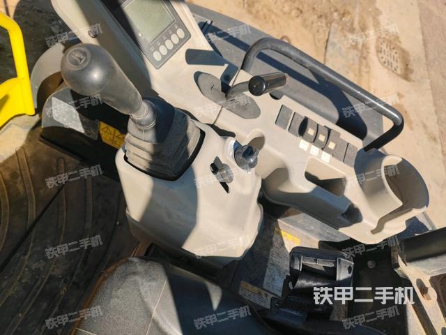 座椅左側(cè)控制臺(tái)/音響/含左手柄（駕駛室部分）