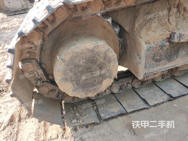 右驅(qū)動輪（行走機構(gòu)）