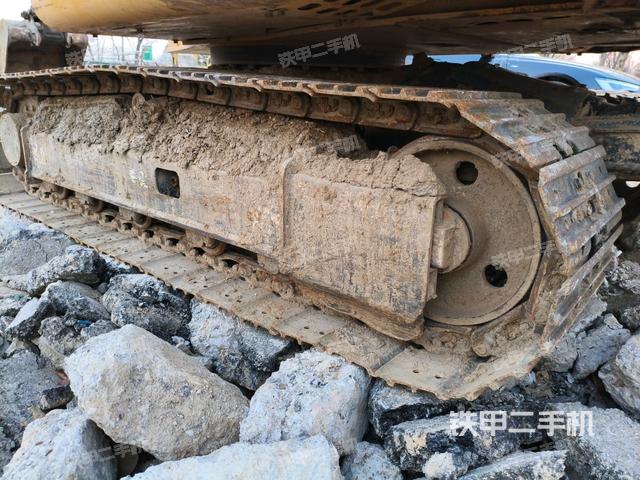 右側(cè)履帶整體?(行走機(jī)構(gòu)) 右側(cè)履帶整體?(行走機(jī)構(gòu))