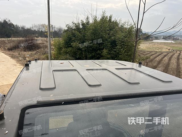 駕駛室頂部（整機(jī)外觀）