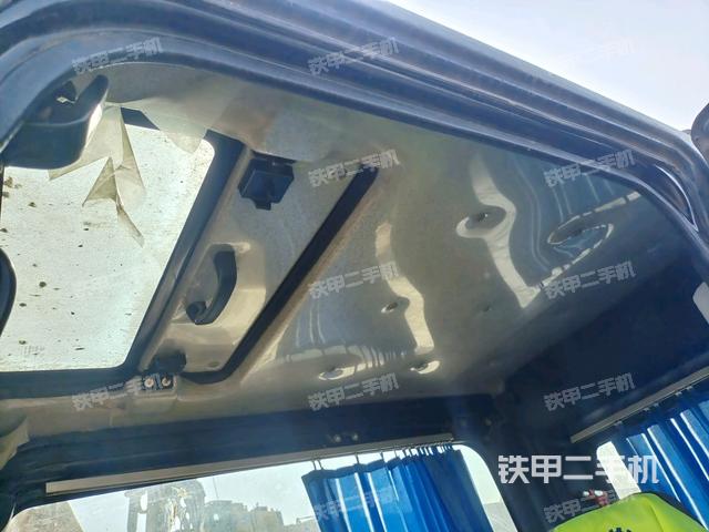 座椅右側(cè)控制臺(tái)/鑰匙門/油門/含右手柄(駕駛室部分) 座椅右側(cè)控制臺(tái)/鑰匙門/油門/含右手柄(駕駛室部分)