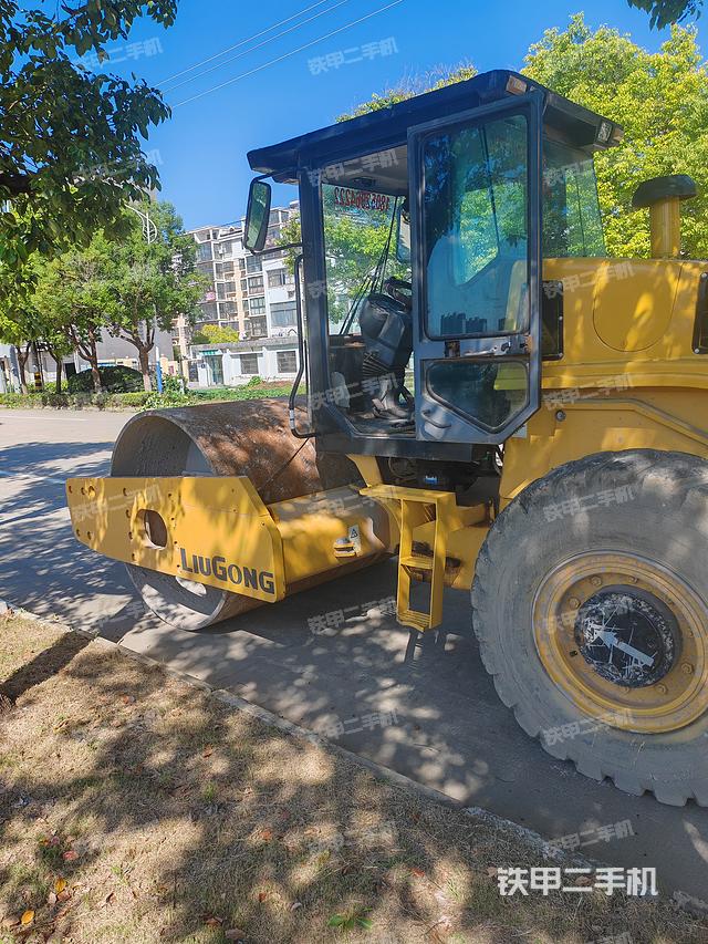 整机右后45°（设备外观及核心部件）