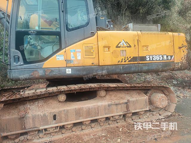 駕駛室整體(整機外觀) 駕駛室整體(整機外觀)