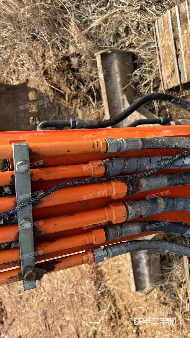 大臂背部俯視（工作和回轉(zhuǎn)裝置）