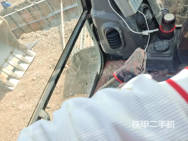 座椅后部(駕駛室部分) 座椅后部(駕駛室部分)