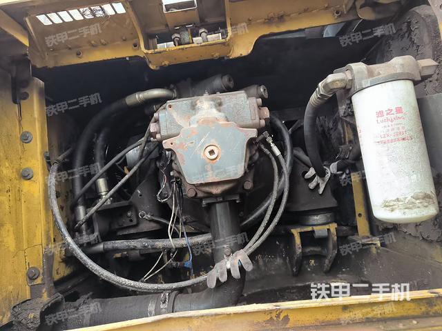 液壓泵斜45?左（大件艙室）