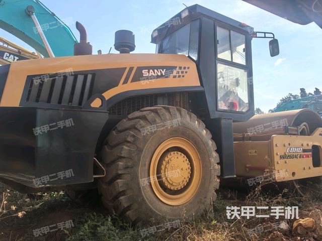 右后45°（壓路機(jī)整機(jī)外觀）