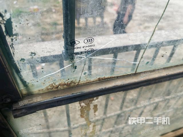 駕駛室左前45度(駕駛室部分) 駕駛室左前45度(駕駛室部分)