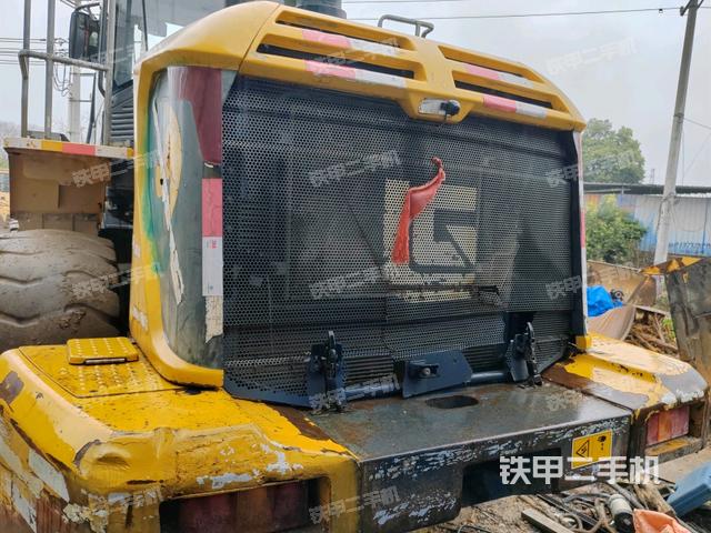 正后方(整機外觀) 正后方(整機外觀)