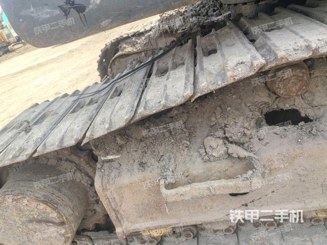 右驅動輪（行走機構）