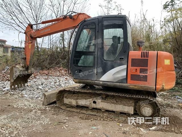 日立ZX70-5G挖掘机的设备实拍-第2张实拍照片