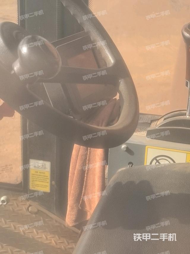 儀表盤全景（壓路機(jī)駕駛室）