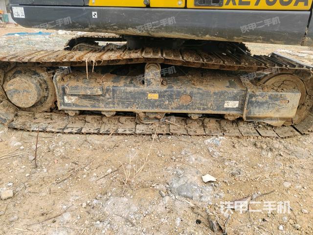 左側(cè)履帶整體?(行走機(jī)構(gòu)) 左側(cè)履帶整體?(行走機(jī)構(gòu))