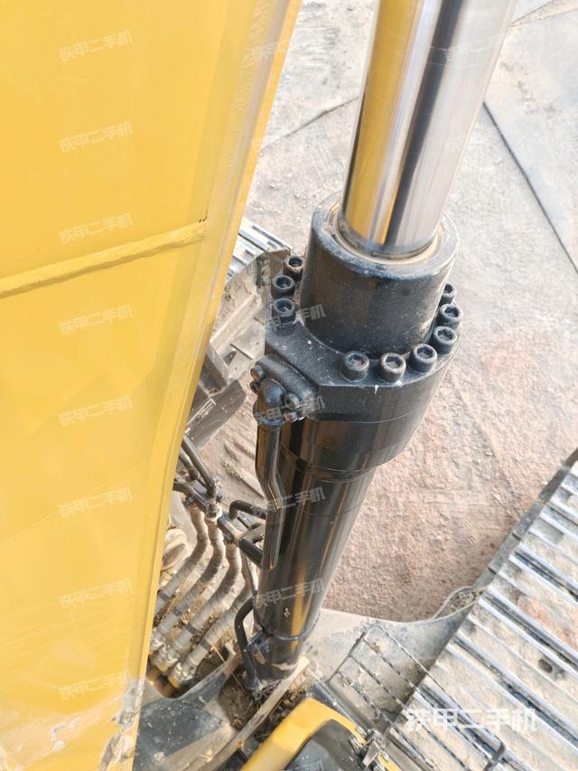 大臂油缸整體?豎拍(工作和回轉(zhuǎn)裝置) 大臂油缸整體?豎拍(工作和回轉(zhuǎn)裝置)