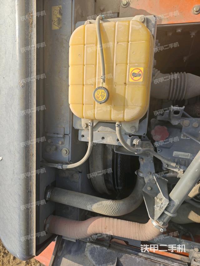 散熱器正面(大件艙室) 散熱器正面(大件艙室)