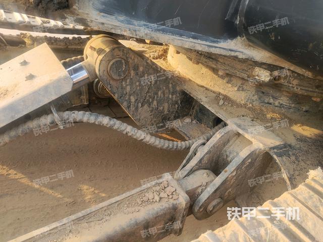 轉(zhuǎn)盤和下車架正前（工作和回轉(zhuǎn)裝置）