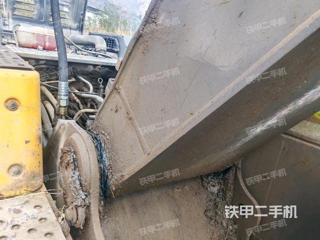 大臂根部?斜視(工作和回轉(zhuǎn)裝置) 大臂根部?斜視(工作和回轉(zhuǎn)裝置)