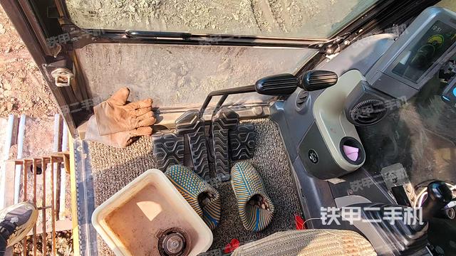 驾驶室整体（整机外观）