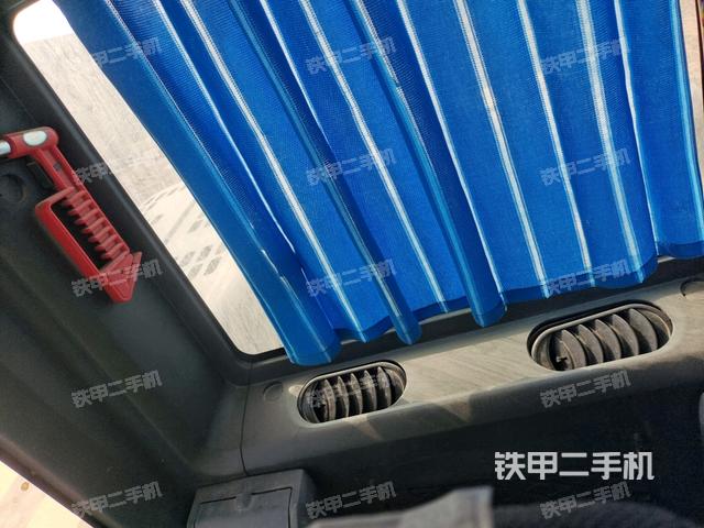 駕駛室左前45度(駕駛室部分) 駕駛室左前45度(駕駛室部分)