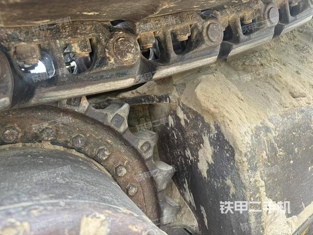 駕駛室整體(整機外觀) 駕駛室整體(整機外觀)