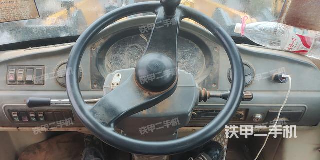 駕駛室操作臺(tái)（整機(jī)外觀及大件）